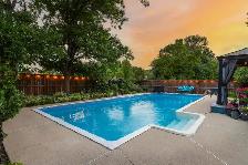 Coveted location! Meticulously maintained 5 bdrm in Garden City - Photo 9