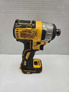 Dewalt DCF887 1/4' Impact Driver 20v Tool Only - Photo 3