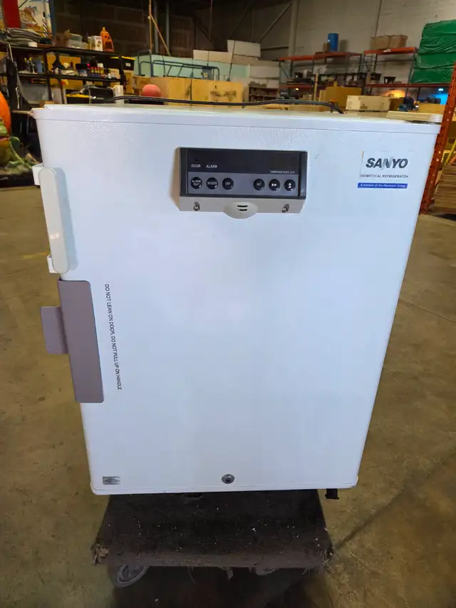 Sanyo Undercounter Laboratory Refrigerator SR-L6111W