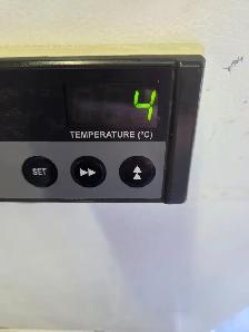 Sanyo Undercounter Laboratory Refrigerator SR-L6111W - Photo 8