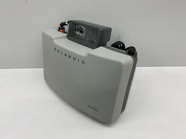 Polaroid Land Camera 210