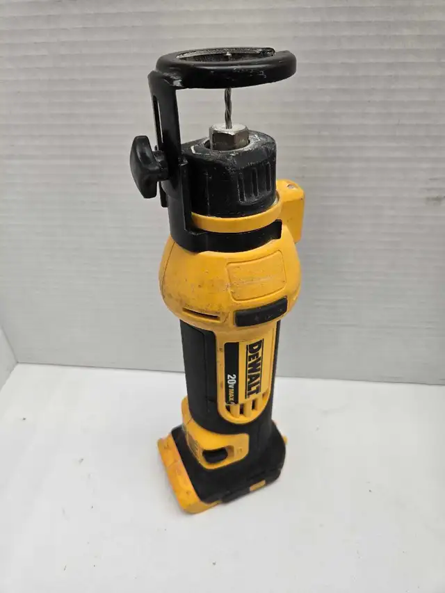 Dewalt DCS551 20v Cordless Cut-Out Tool Only