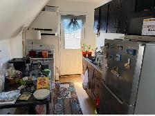 One Bedroom Apartment, Steps to Subway and Dufferin Mall - Photo 4