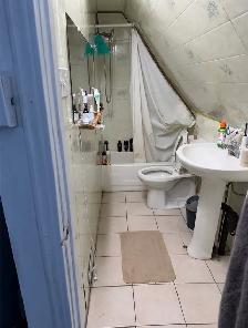 One Bedroom Apartment, Steps to Subway and Dufferin Mall - Photo 5