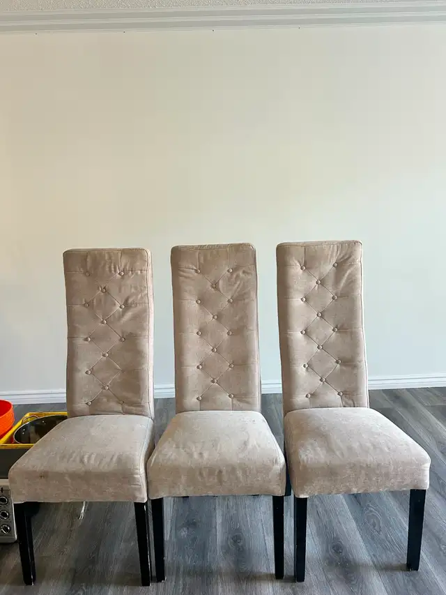 FREE Mill Woods pickup - 3 beige dining chairs