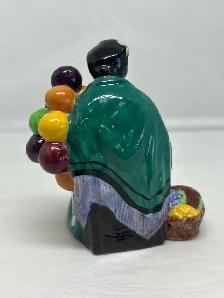 Royal Doulton 'The Old Balloon Seller' Figurine (HN2129) - Photo 4