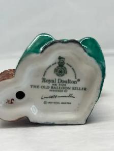Royal Doulton 'The Old Balloon Seller' Figurine (HN2129) - Photo 6