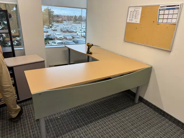 Desks/ Lacasse 6x6 Workstations with drawers $275/ excellent con