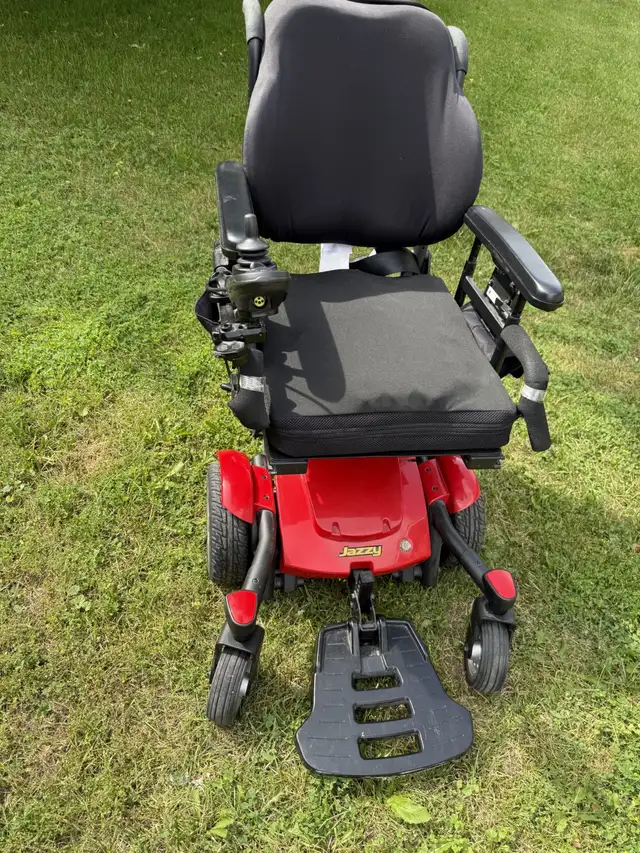 Jazzy power wheelchair 6 select excellent condition for $750