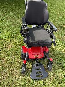 Jazzy power wheelchair 6 select excellent condition for $750