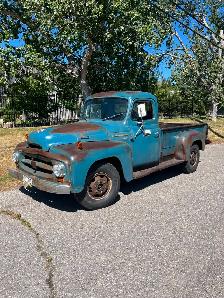 International Harvester R-120