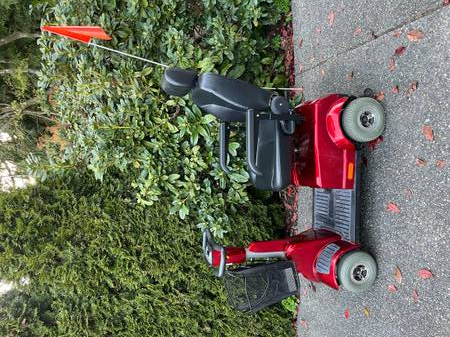 fortress mobility scooter model 1700 in excellent condition $800