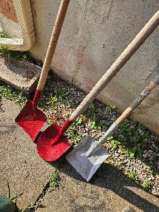 Assorted Garden Shovels all for $30 - Photo 2