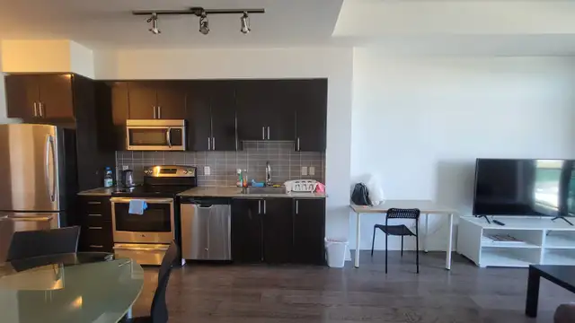 Large furnished 1 bedroom Condo with wifi parking Yonge&Steeles