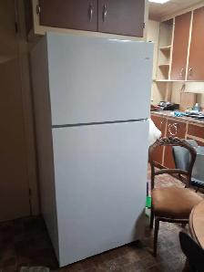 Amana 18 cu. ft. fridge - Photo 2