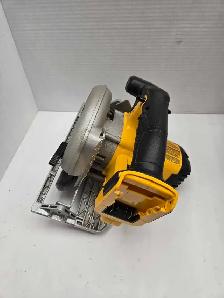 Dewalt DCS391 6 1/2' 20v Circular Saw Tool Only - Photo 2