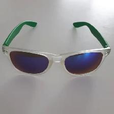 LUNETTE SOLEI NEUVE EN PLASTIQUE SOLIDE 6'LAR DANS ÉTUI: $15.00 - Photo 2