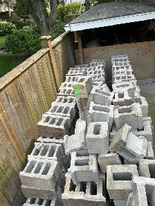10x16 bricks 200$ take all good shape - Photo 2