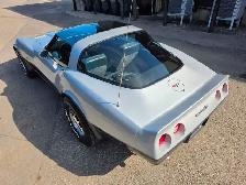 1982 Chevrolet Corvette CROSSFIRE INJECTION / T-TOP / LOW MILLEA - Photo 7