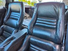 1982 Chevrolet Corvette CROSSFIRE INJECTION / T-TOP / LOW MILLEA - Photo 21