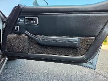 1982 Chevrolet Corvette CROSSFIRE INJECTION / T-TOP / LOW MILLEA - Photo 26