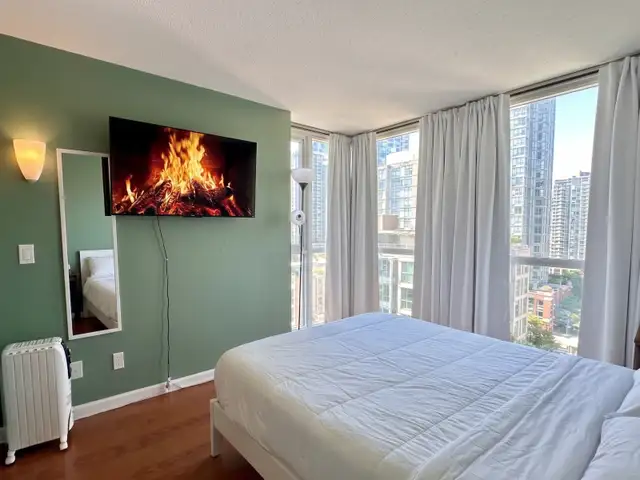 Hassle-Free Downtown Living: Private Room  Free Cleaning Service