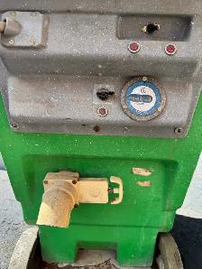 Professional Carpet Cleaner - Photo 3