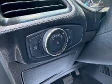 2018 Ford Edge SEL, AWD, Camera, Pano, Sunroof, Lane Assist, Pow - Photo 17