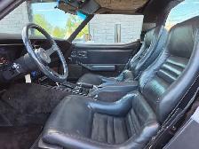 1982 Chevrolet Corvette CROSSFIRE INJECTION / T-TOP / LOW MILLEA - Photo 19