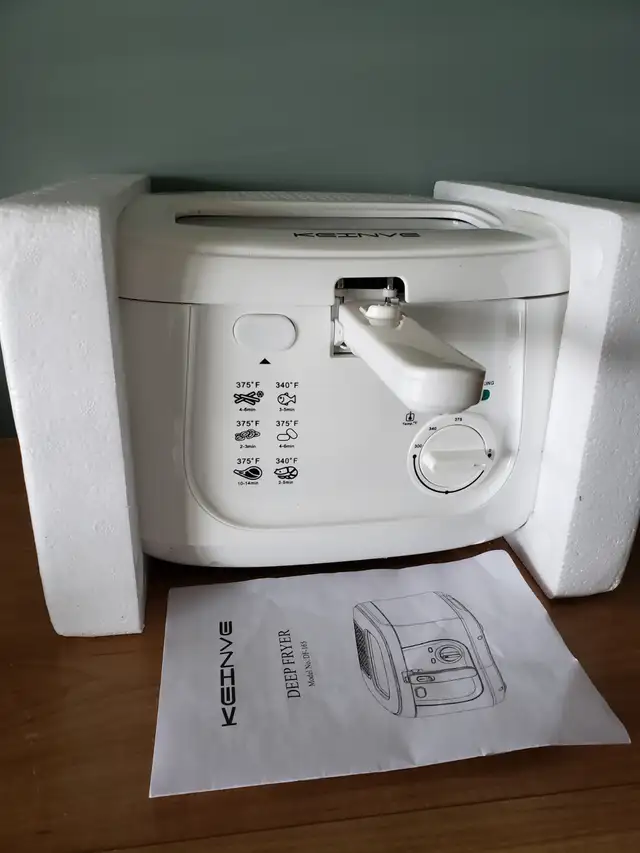 DEEP FRYER BNEW NEVER USED