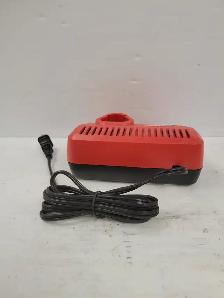 (B26) Milwaukee 48-59-2401 Charger - Photo 2