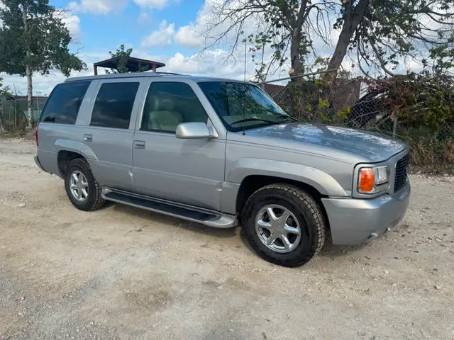 1999 GMC Yukon Denali Clean Title Safetied LOW KM
