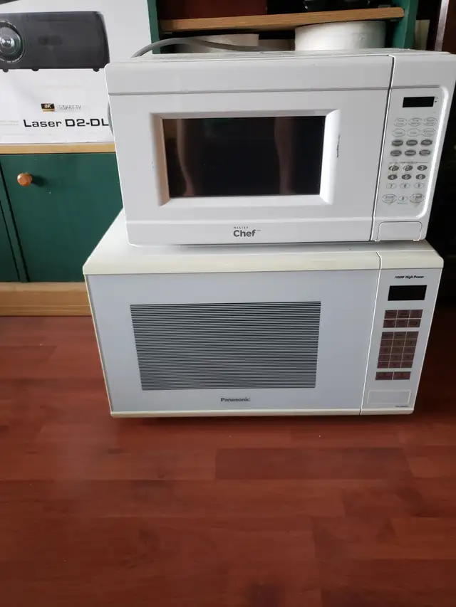 TWO GOOD CLEAN MICROWAVES IN EXC.COND