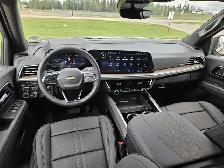 2026 Chevrolet Tahoe High Country 6.2L Sun/Tow Pkg - Photo 2