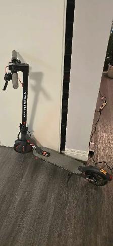 Gyrocopters J30 Electric Scooter Only Used Once ! $170