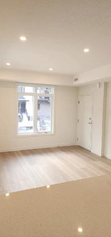 Main-floor corner unit for rent - Photo 2