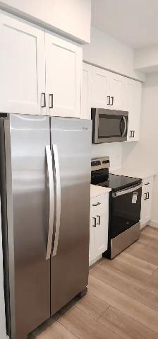 Main-floor corner unit for rent - Photo 3