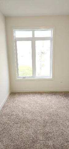 Main-floor corner unit for rent - Photo 7