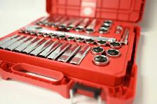 Milwaukee 47-Piece SAE & Metric 1/2' Drive Ratchet Socket Set - Photo 7