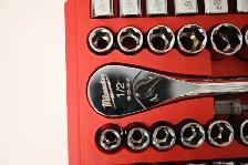 Milwaukee 47-Piece SAE & Metric 1/2' Drive Ratchet Socket Set - Photo 9