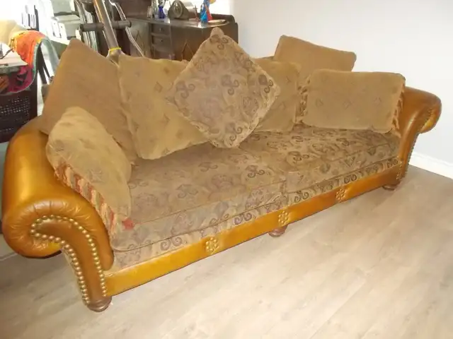 Sofa, 3Seater Leather & Cloth