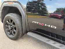 2025 GMC Sierra 2500HD AT4 - CREW CAB- 4X4-DIESEL - Photo 22