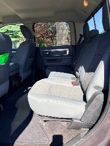 2018 RAM 1500  Crew Cab 4WD - Photo 9
