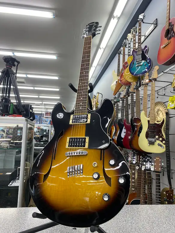 Yamaha SA500  Sunburst Electric Guitar