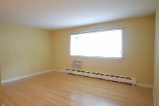 AVAILABLE NOW! 2-Bedroom, Open and Bright in Corydon Village! - Photo 3