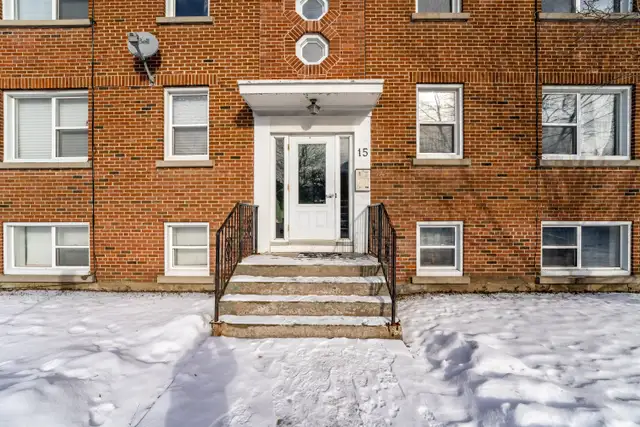 15 Lenore Place #3: 1-Bedroom Apartment (Kingsview, Ottawa)