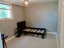 Room For Rent Near UofC - Photo 7