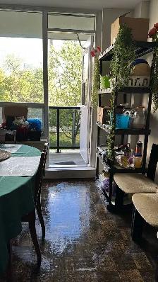 Shared furnished room : near Fairview mall - Photo 3