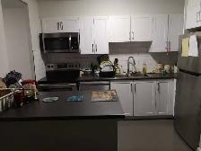 Shared furnished room : near Fairview mall - Photo 4