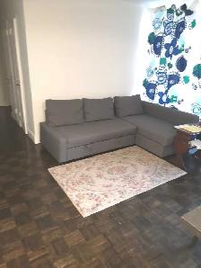 Shared furnished room : near Fairview mall - Photo 5